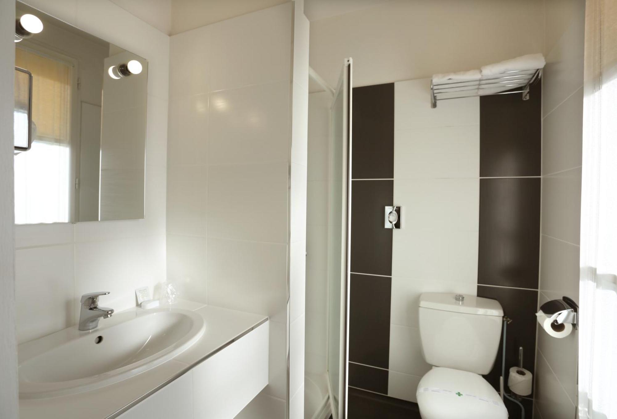 Hotel Henri IV Coutras Room photo