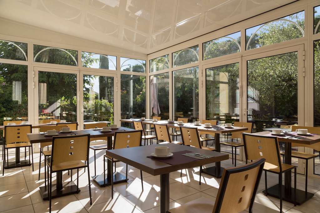 Hotel Henri IV Coutras Amenities photo